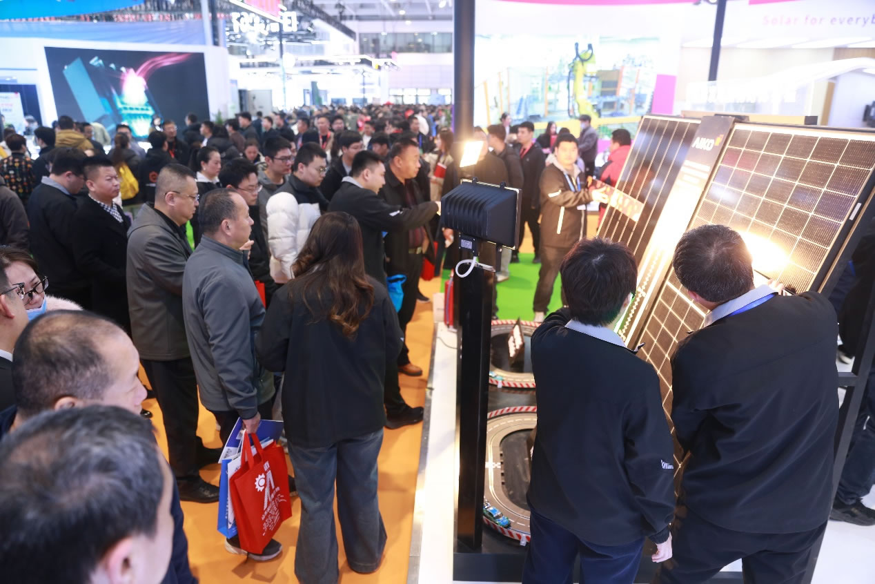 爱旭ABC亮相山东济南展